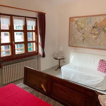 Casa Del Quai Schignano (Como)